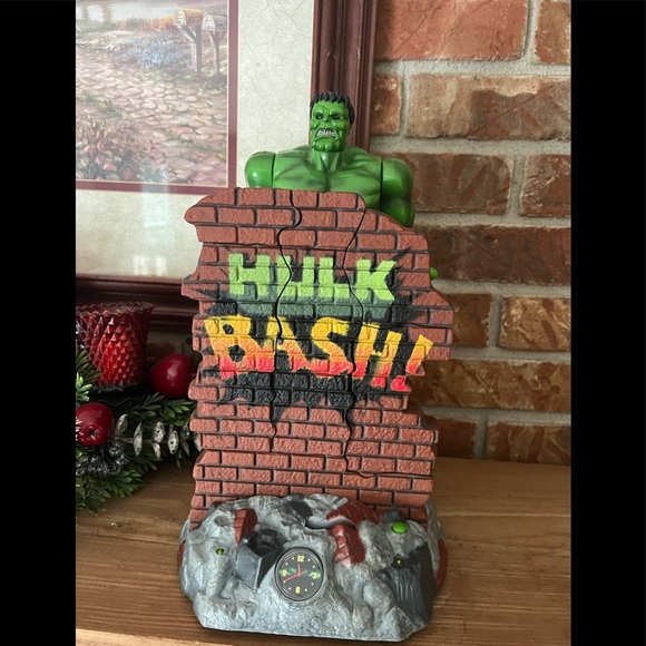 ⭐️RARE Large Incredible Hulk Animated Talking Smash Bank - Picture 3 of 8